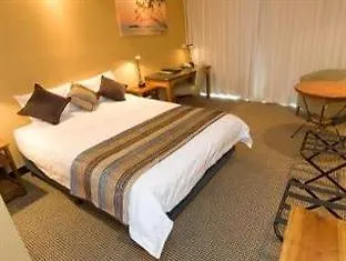***  Motel 98 Rockhampton Australia