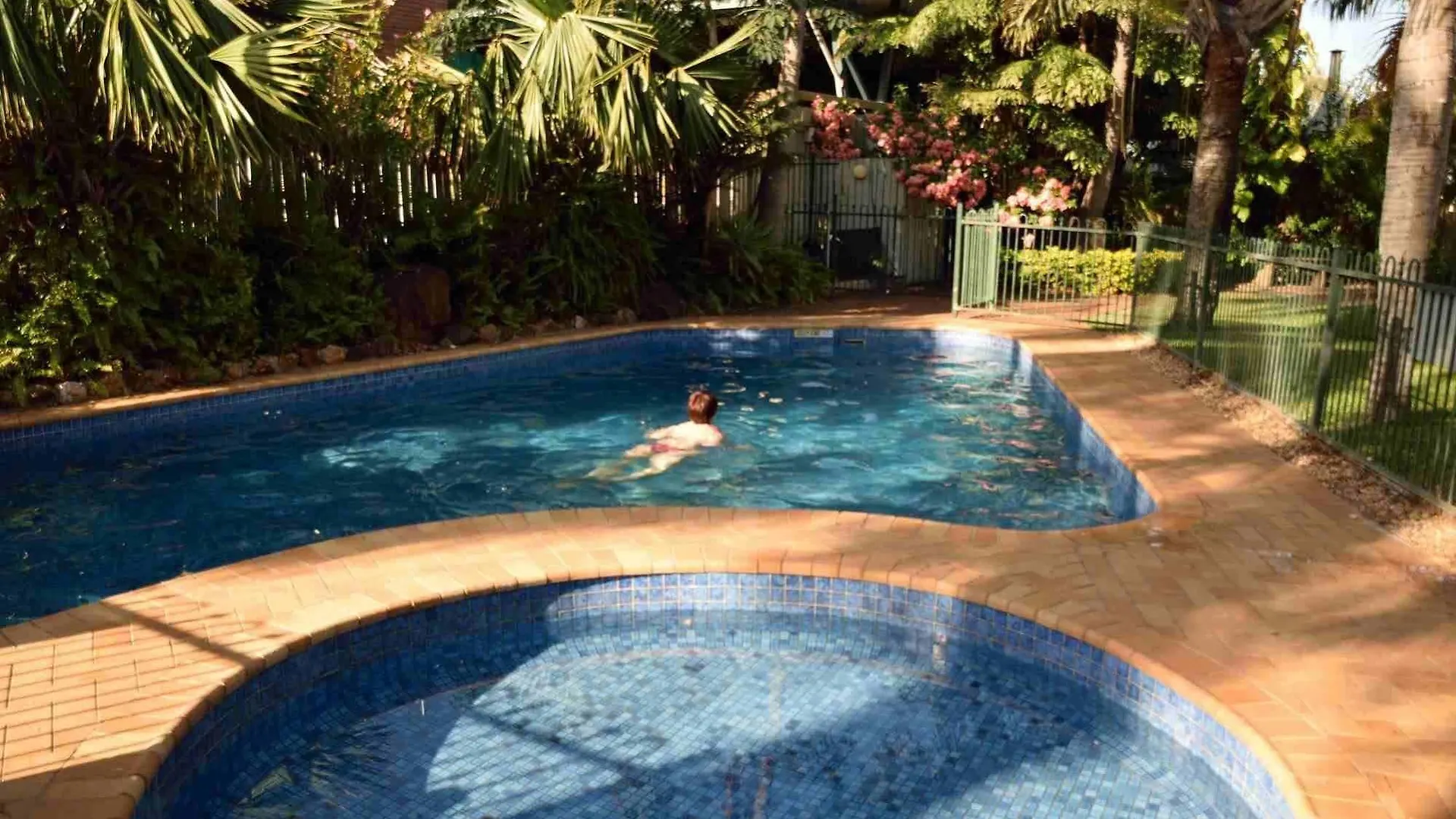 Motel 98 Rockhampton 3*,  Australia
